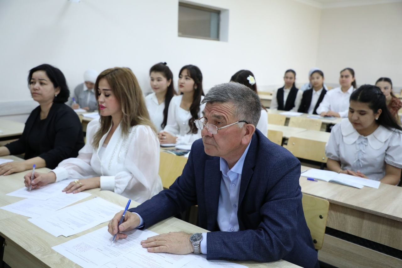 Изображение новости: В Державинском завершилась Х Международная олимпиада по русскому языку как иностранному 